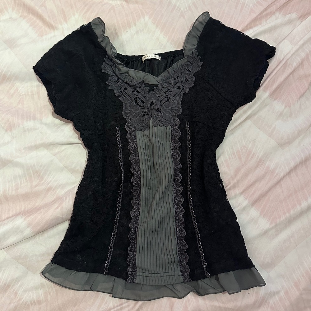 Axes Femme |  Black top with lace